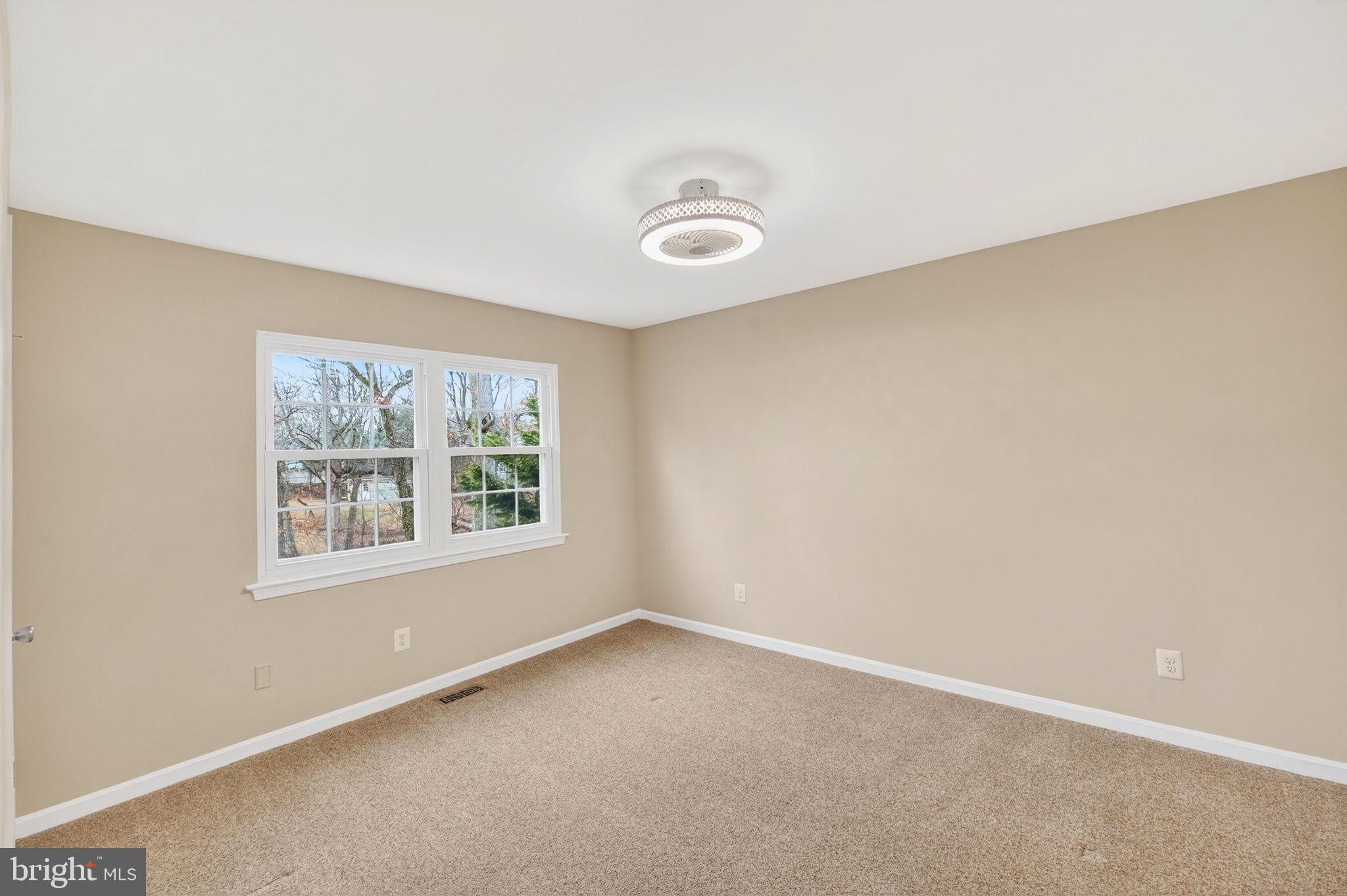 LEIGH WOODS - Residential