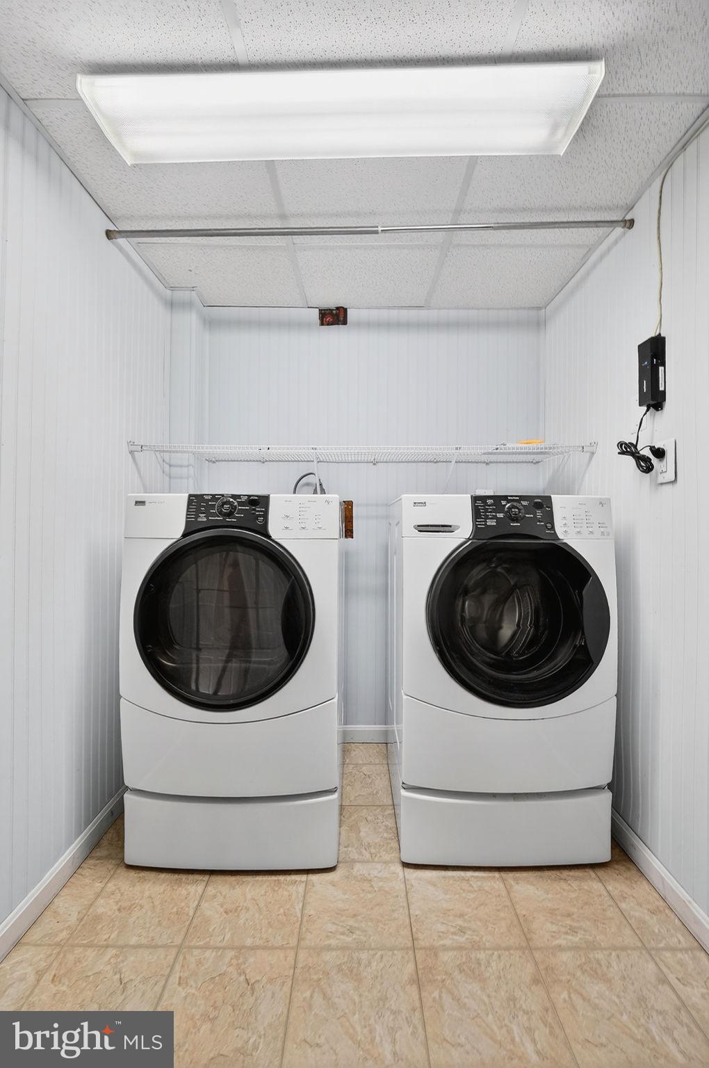 LEIGH WOODS - Residential