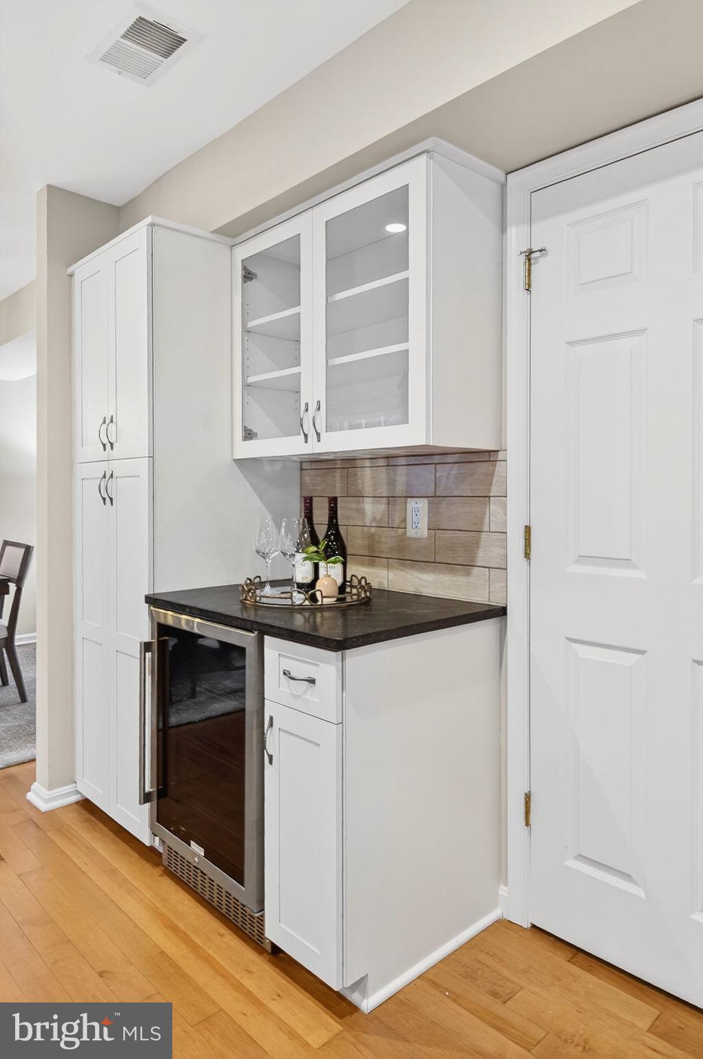 LEIGH WOODS - Residential