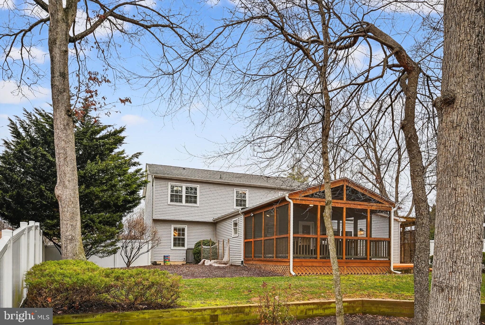 LEIGH WOODS - Residential