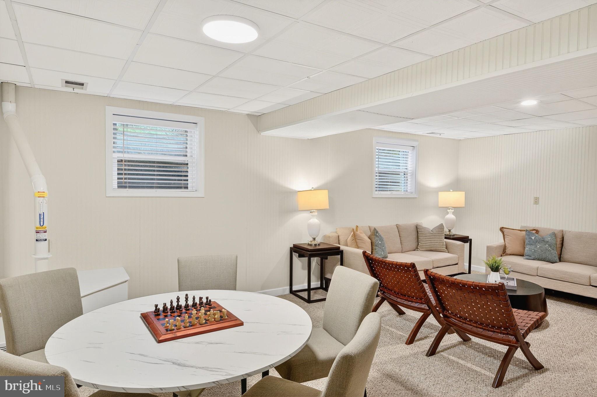 LEIGH WOODS - Residential