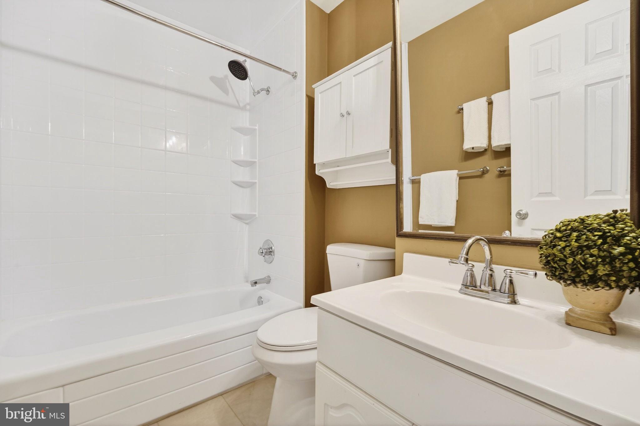 LEIGH WOODS - Residential