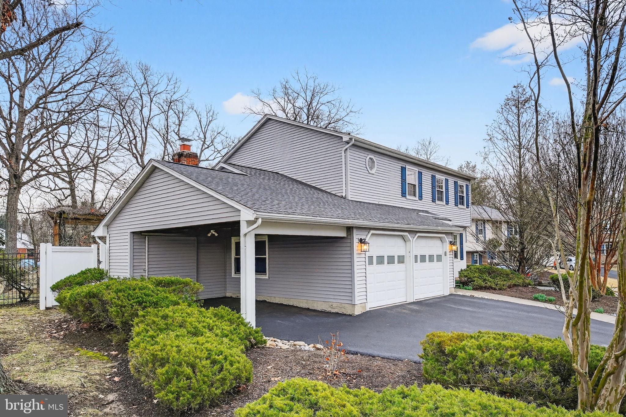 LEIGH WOODS - Residential