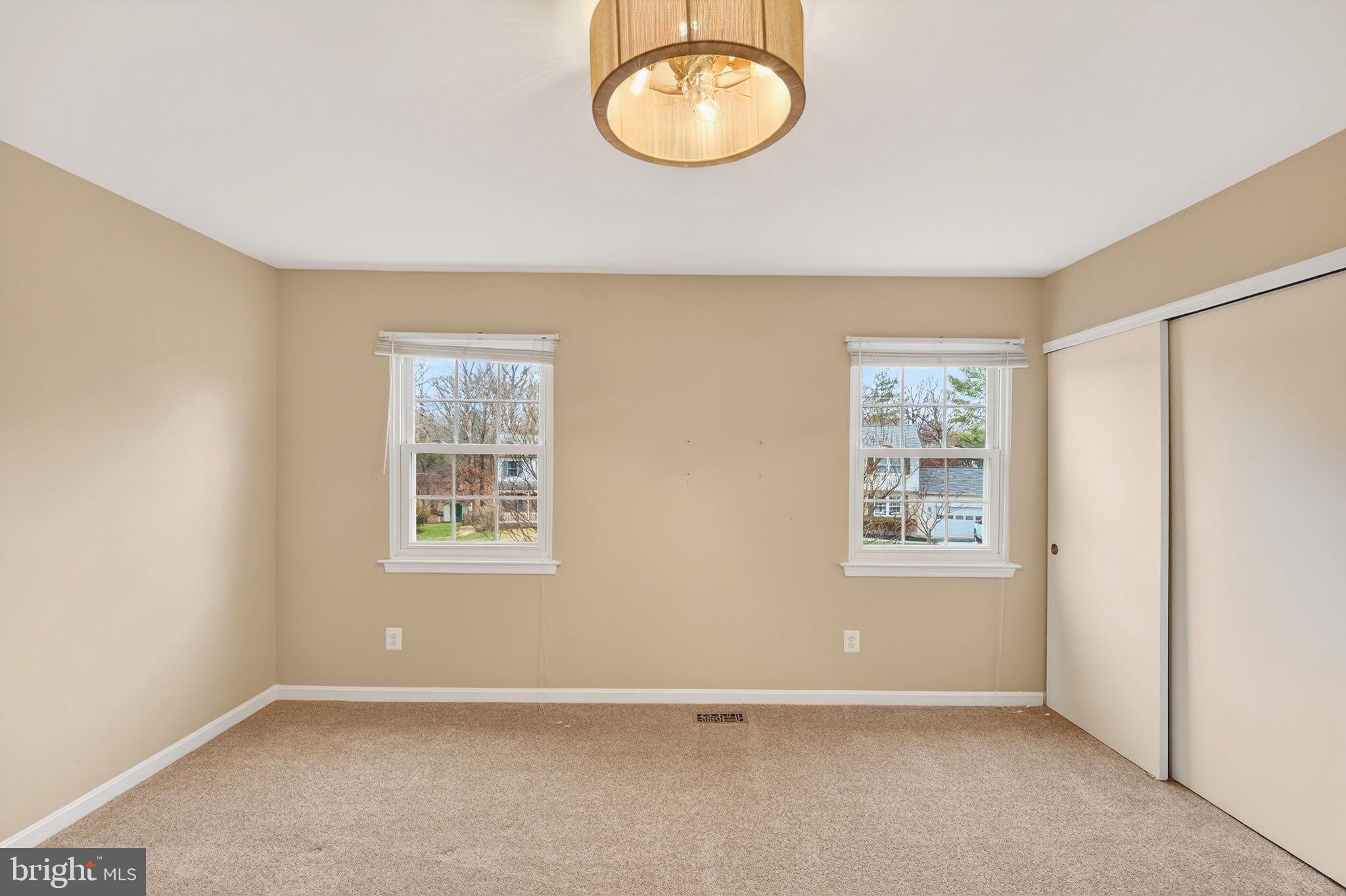 LEIGH WOODS - Residential