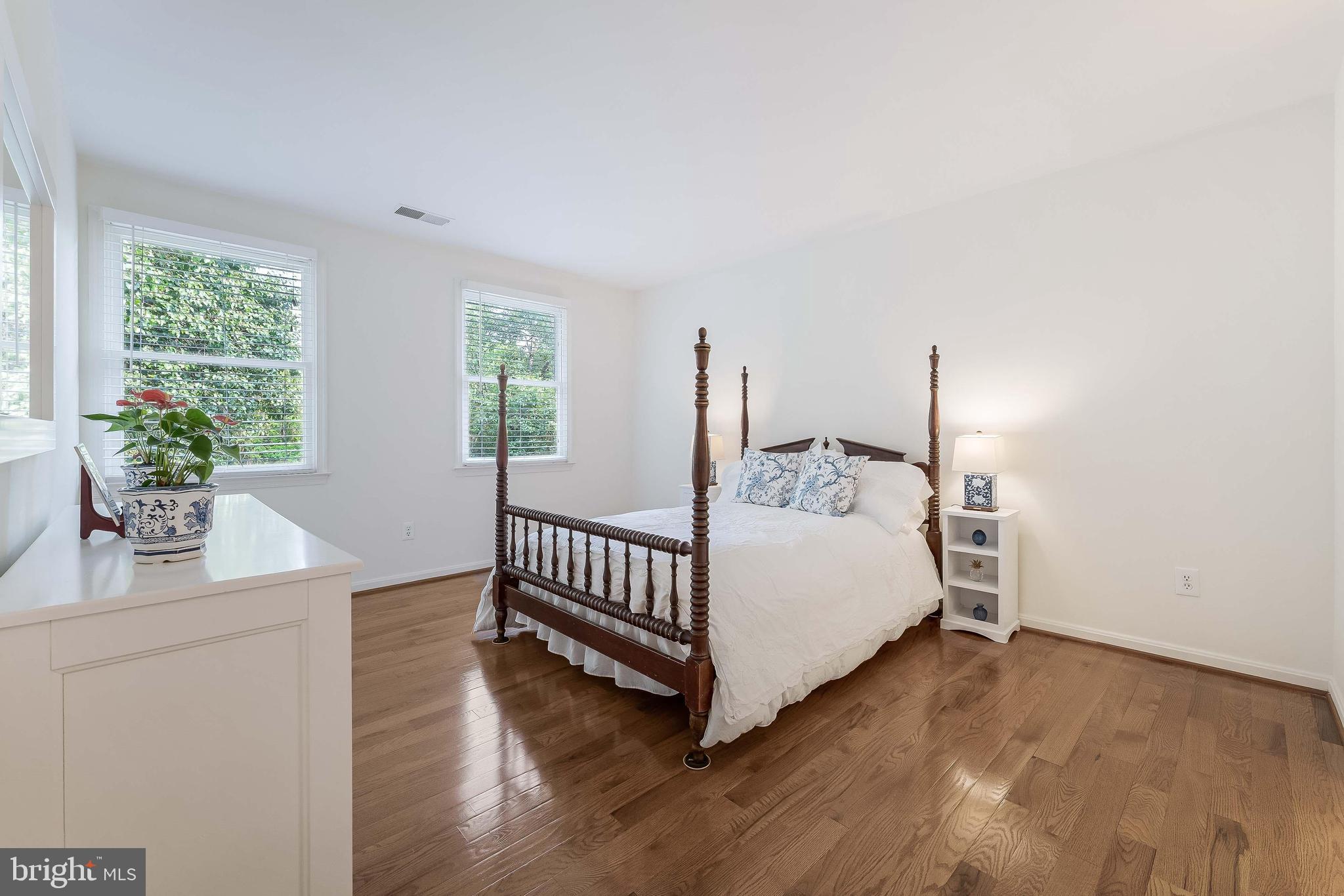 POTOMAC OUTSIDE - Residential