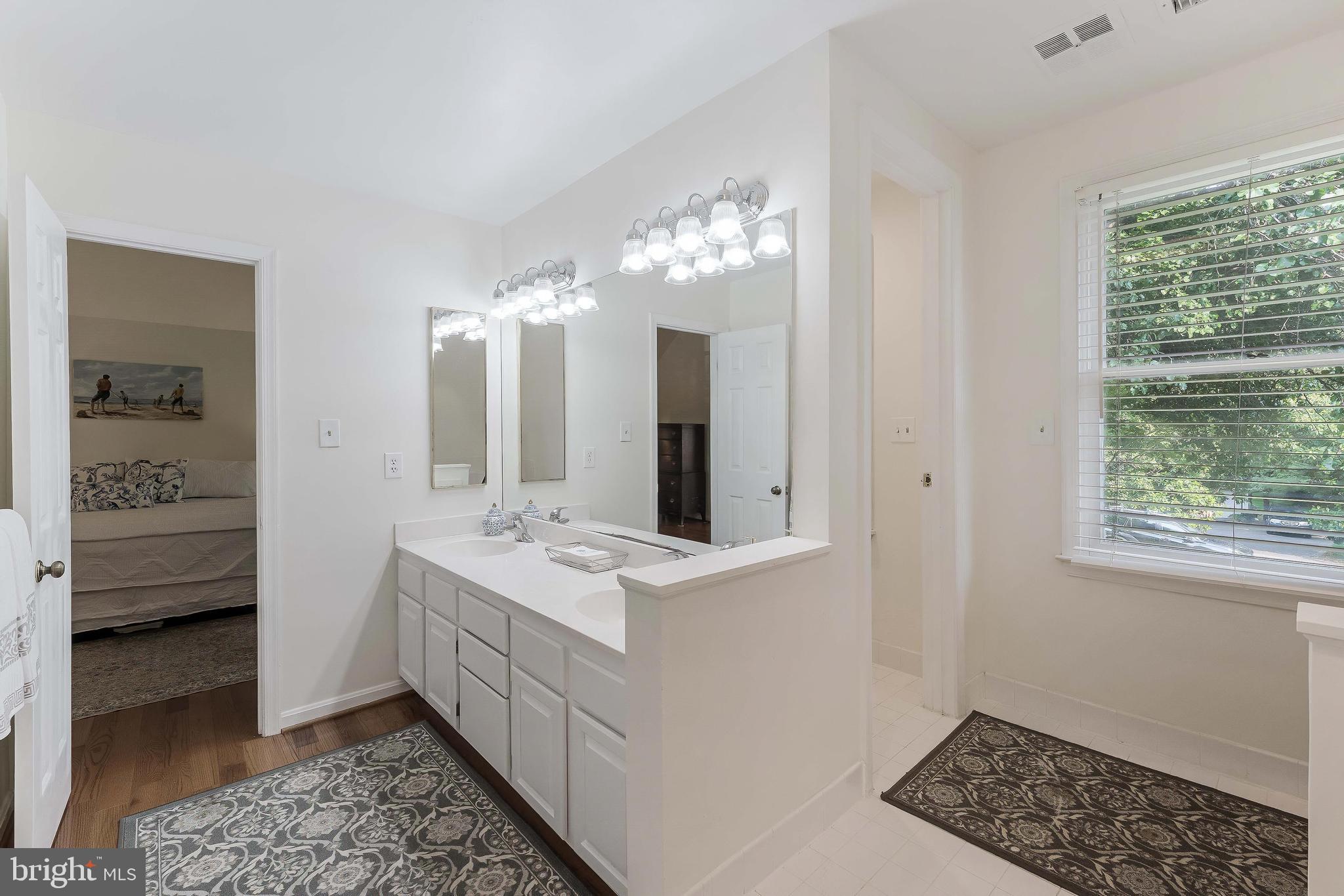 POTOMAC OUTSIDE - Residential