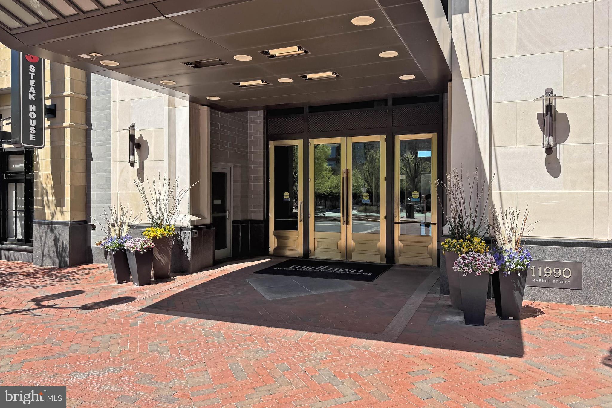 MIDTOWN AT RESTON TOWN CENTER - Residential