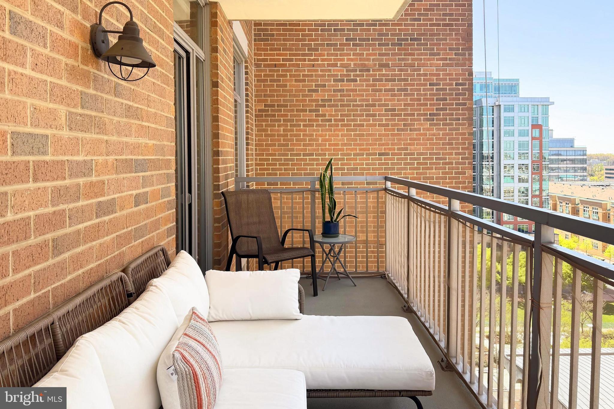 MIDTOWN AT RESTON TOWN CENTER - Residential