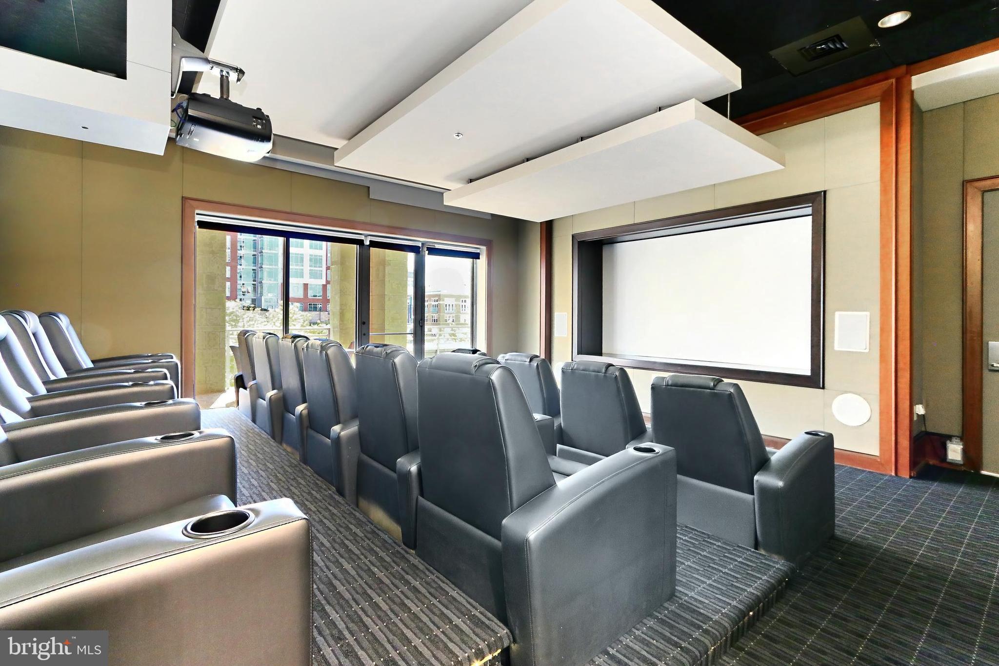 MIDTOWN AT RESTON TOWN CENTER - Residential