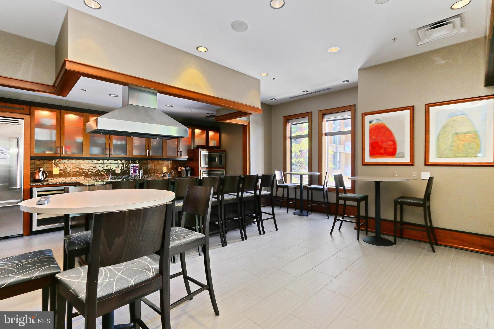 MIDTOWN AT RESTON TOWN CENTER - Residential