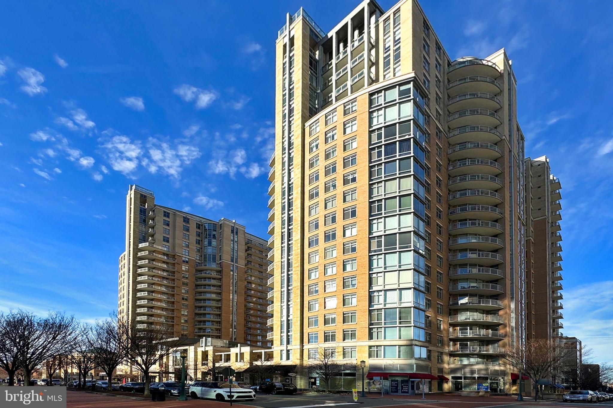 MIDTOWN AT RESTON TOWN CENTER - Residential
