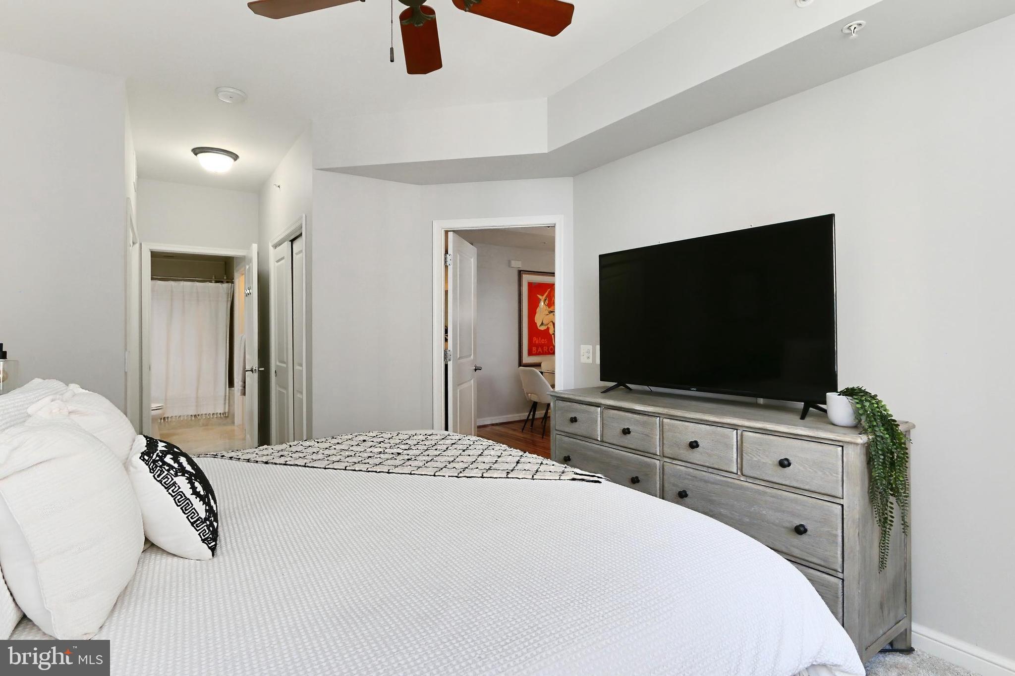 MIDTOWN AT RESTON TOWN CENTER - Residential