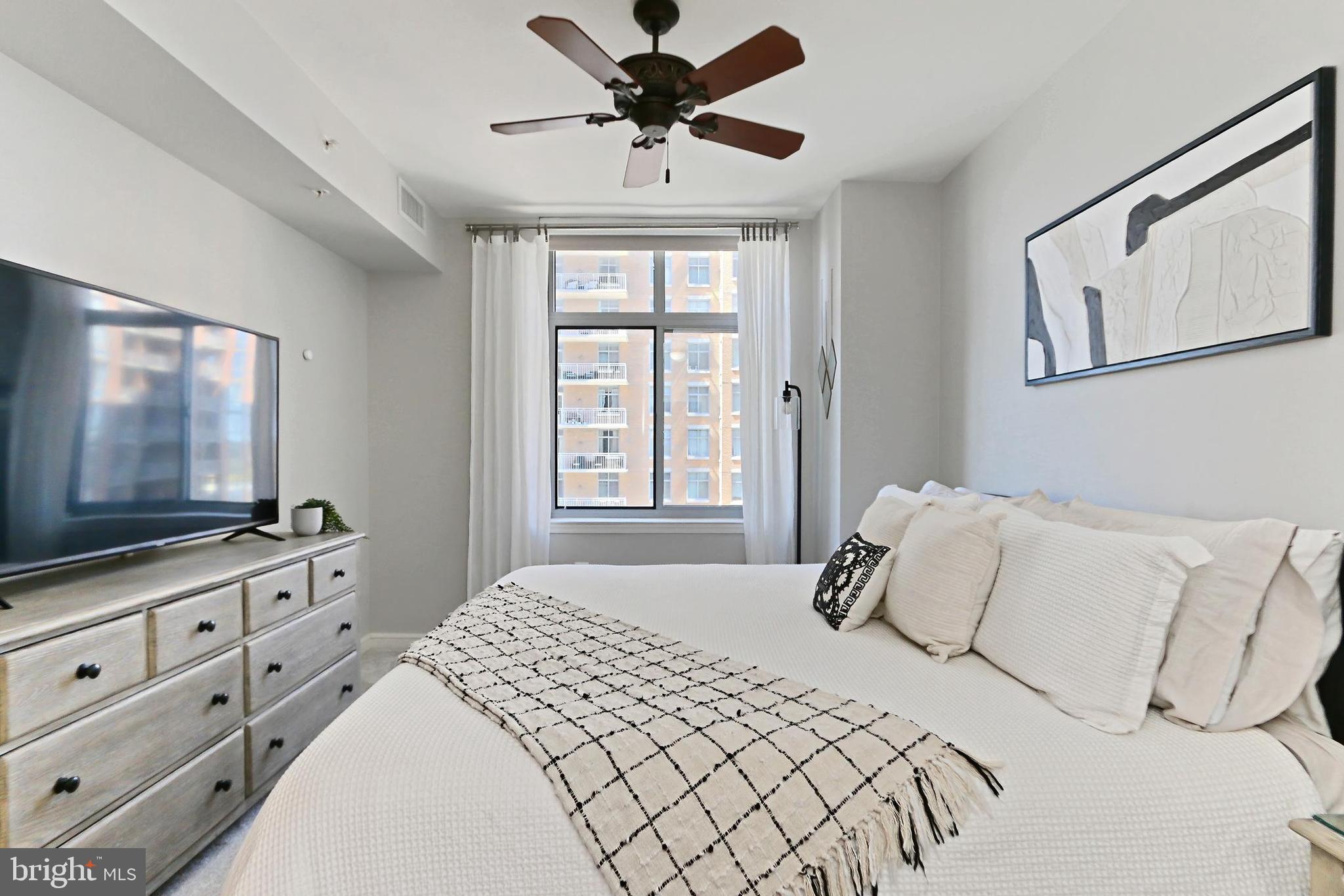 MIDTOWN AT RESTON TOWN CENTER - Residential