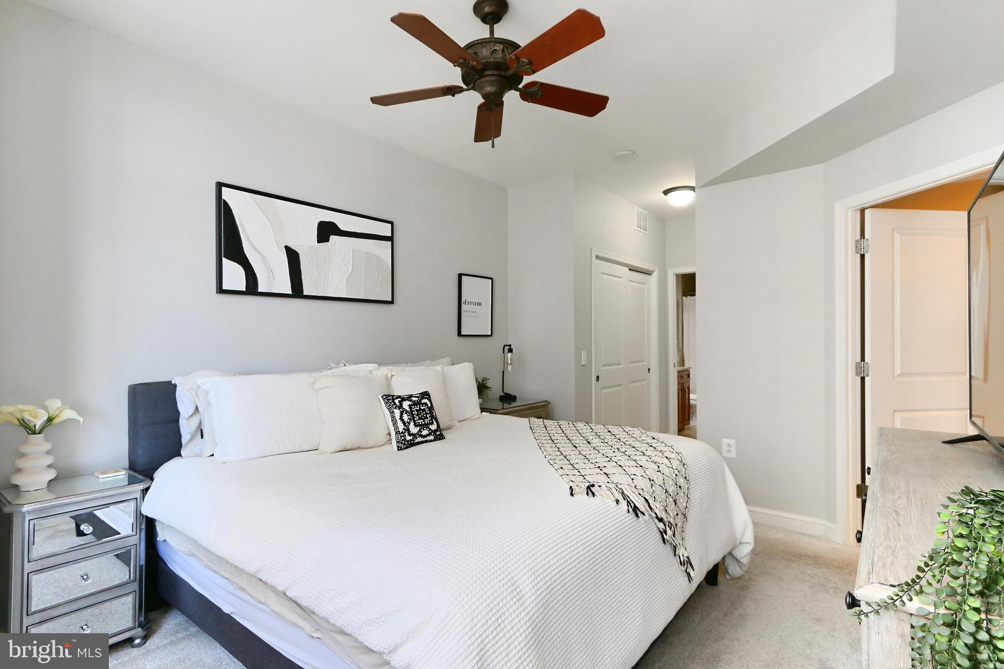 MIDTOWN AT RESTON TOWN CENTER - Residential