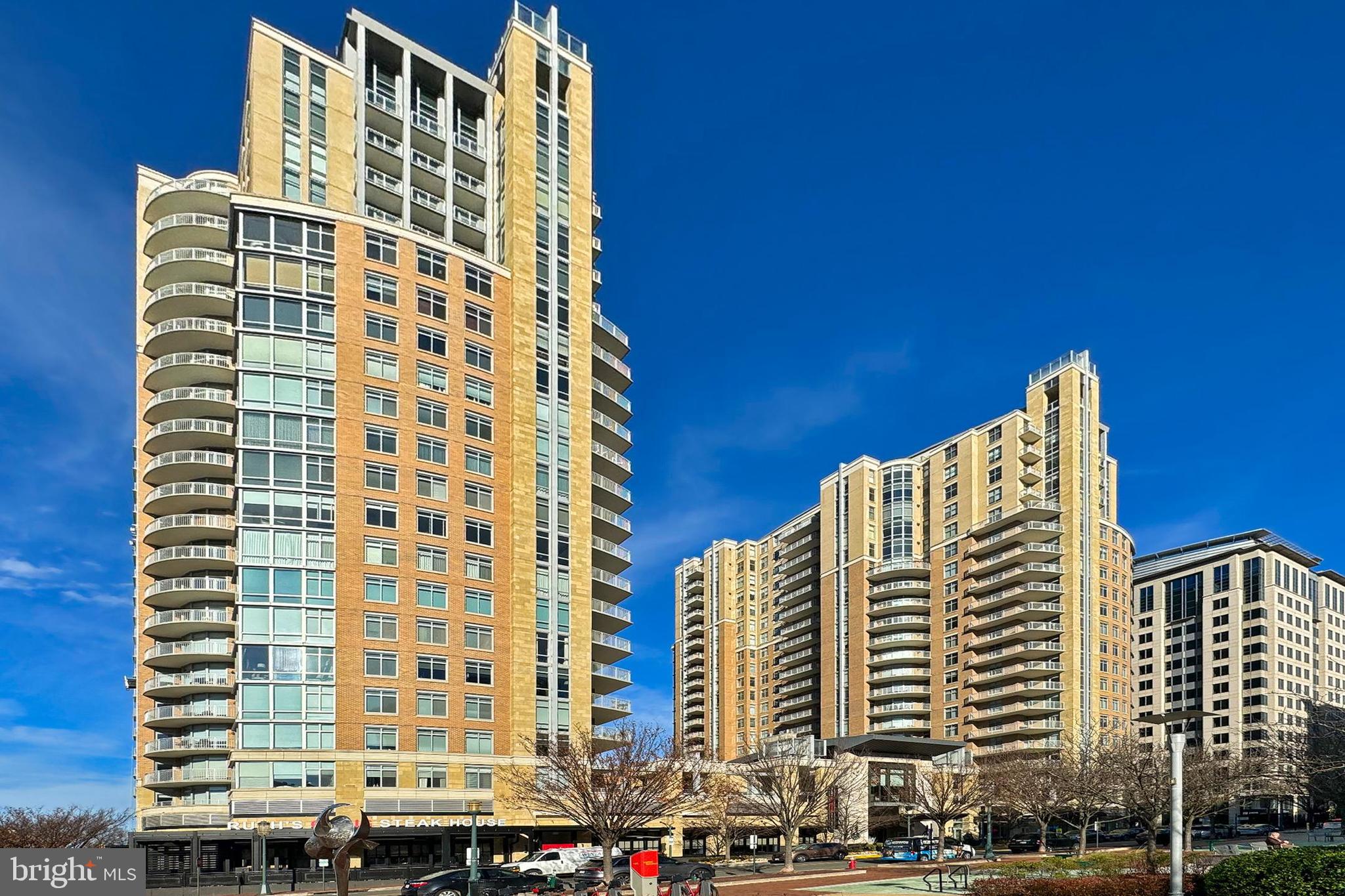 MIDTOWN AT RESTON TOWN CENTER - Residential
