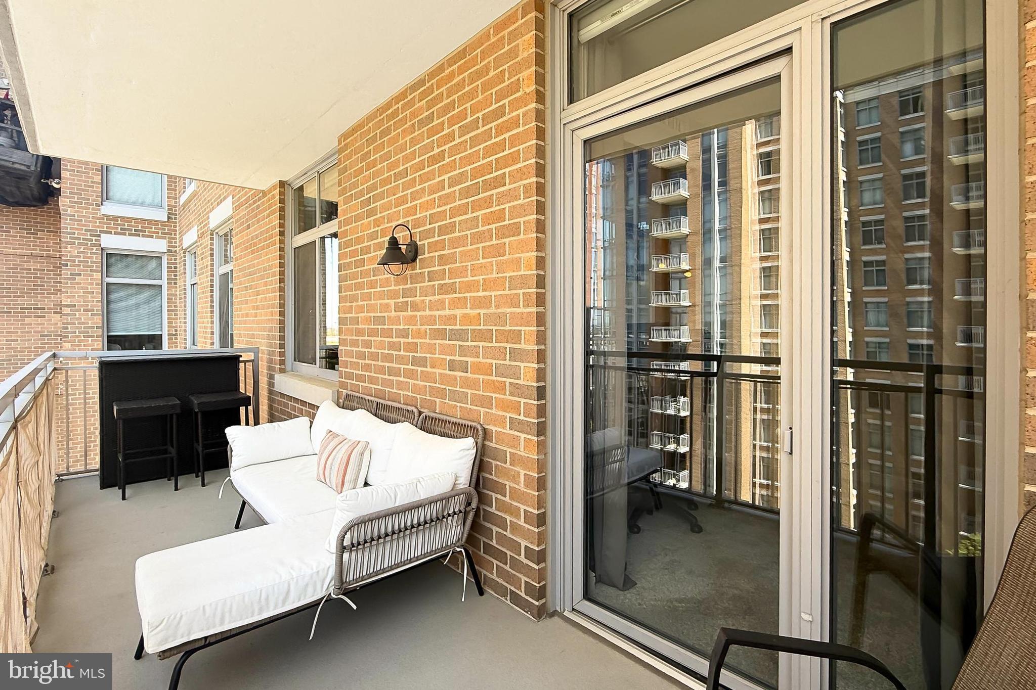 MIDTOWN AT RESTON TOWN CENTER - Residential