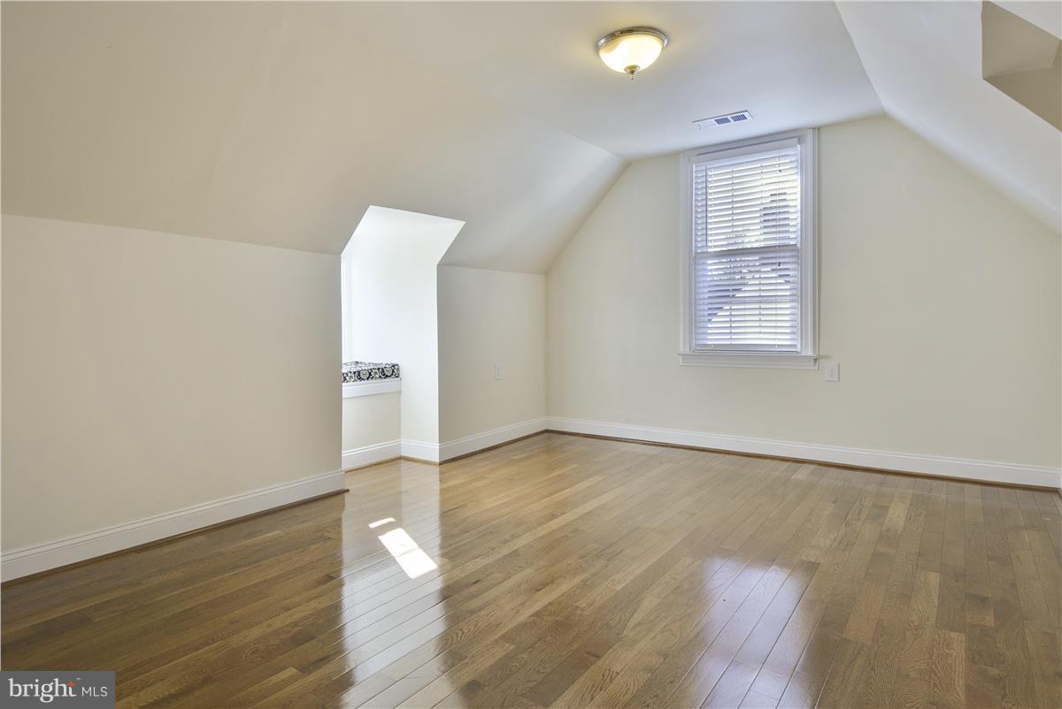 WAYCROFT WOODLAWN - Residential