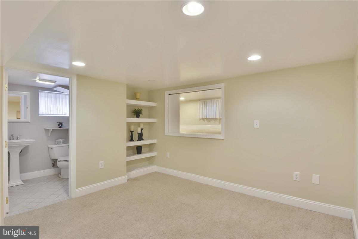 WAYCROFT WOODLAWN - Residential