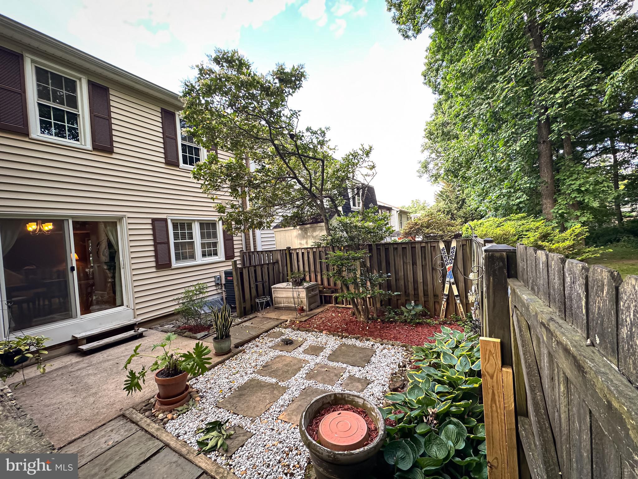 SHADY GROVE VILLAGE - Residential