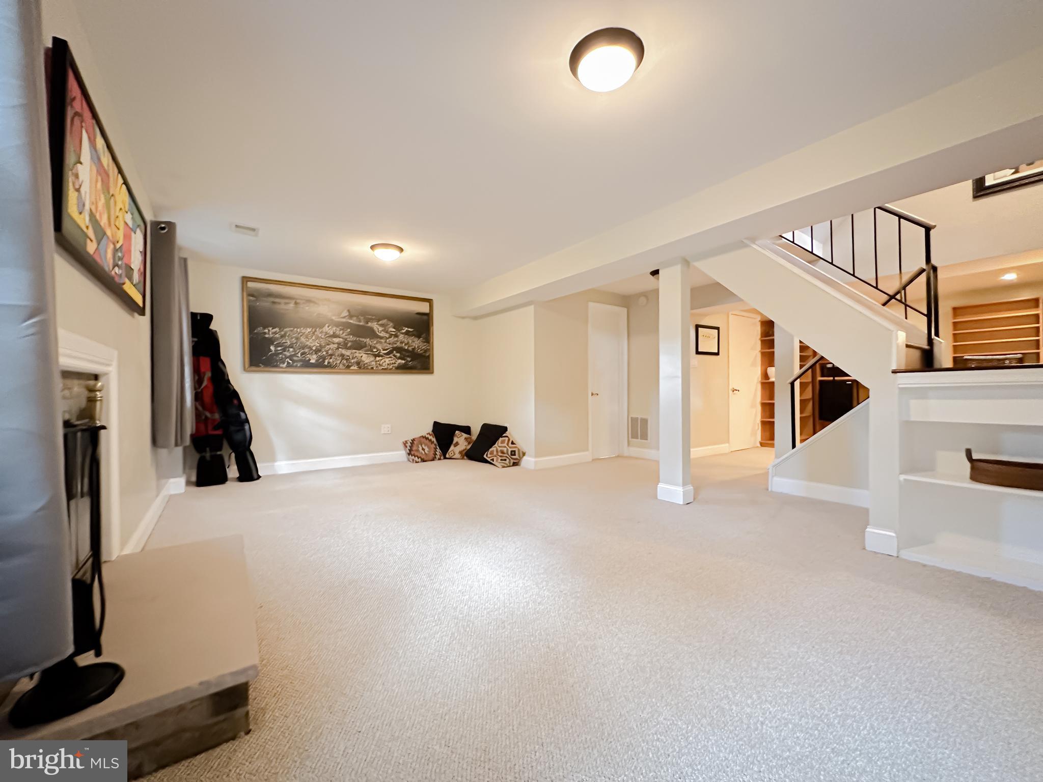 SHADY GROVE VILLAGE - Residential