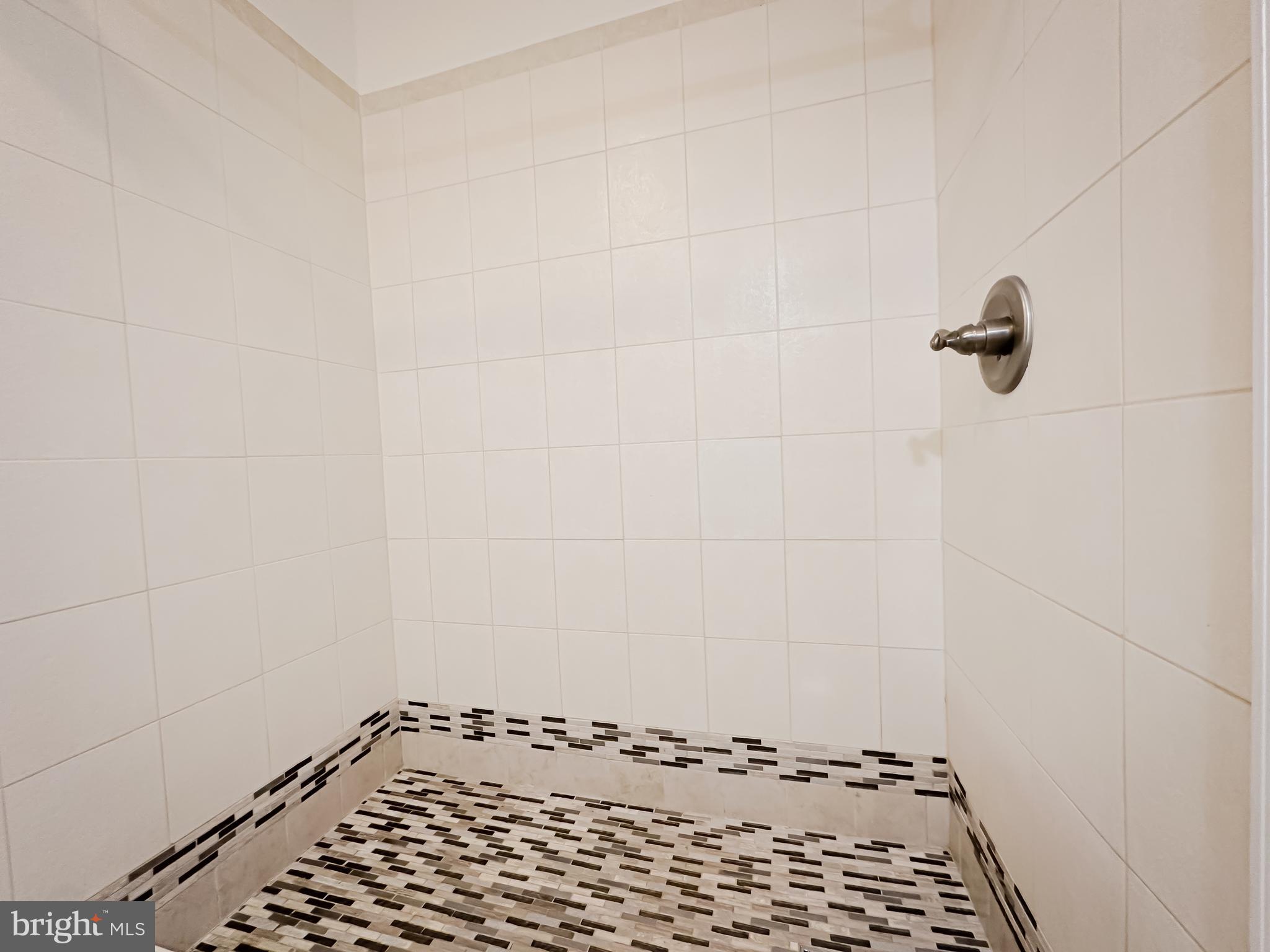 SHADY GROVE VILLAGE - Residential