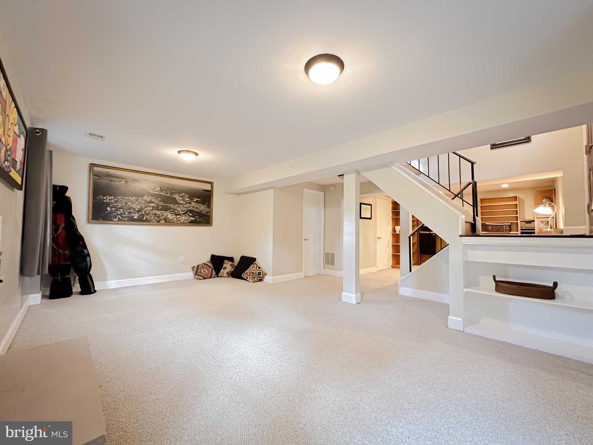 SHADY GROVE VILLAGE - Residential