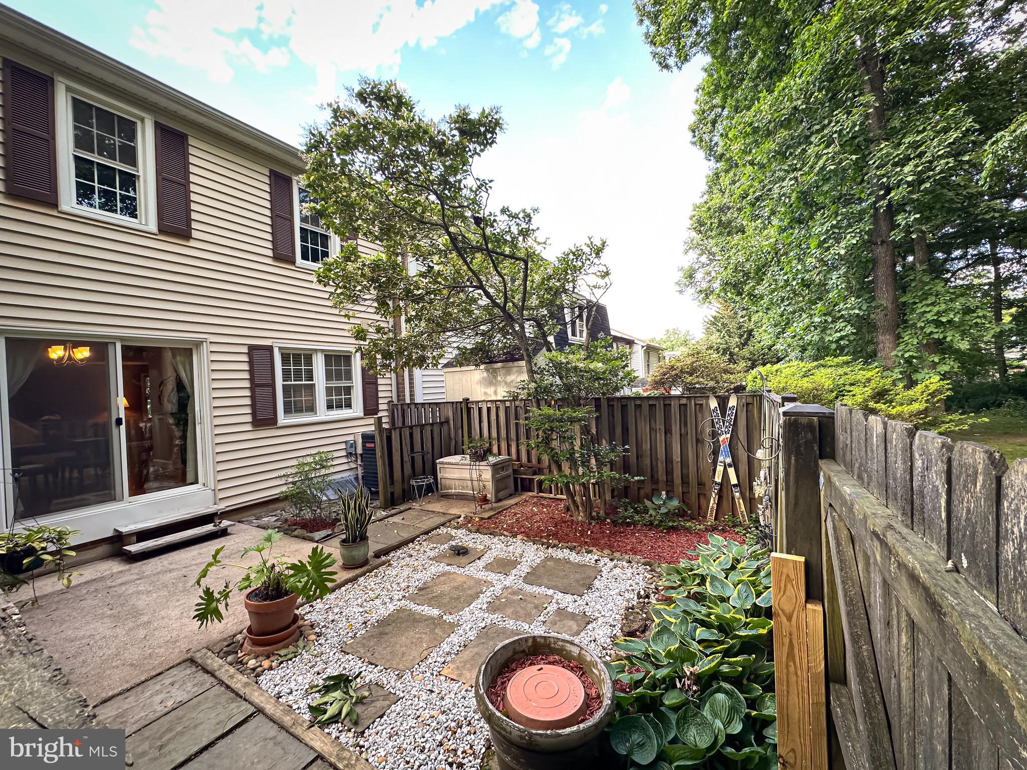 SHADY GROVE VILLAGE - Residential