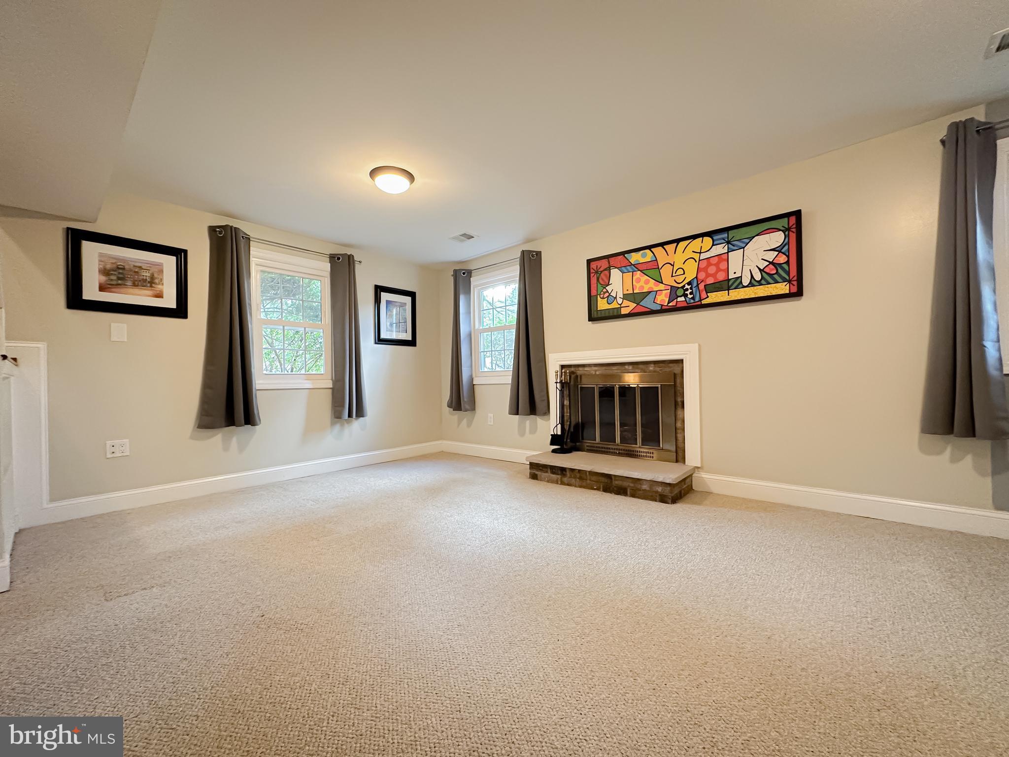 SHADY GROVE VILLAGE - Residential