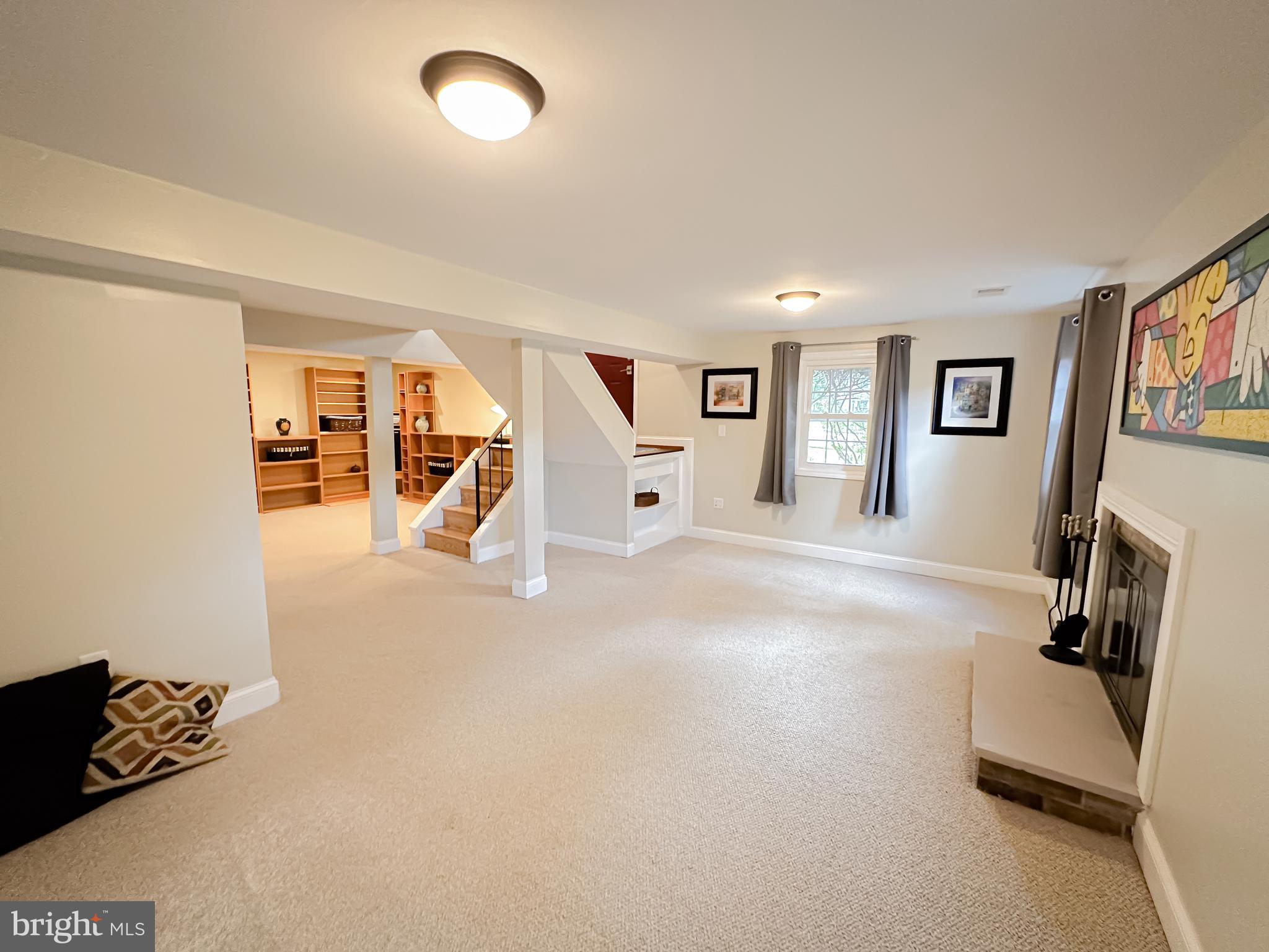 SHADY GROVE VILLAGE - Residential