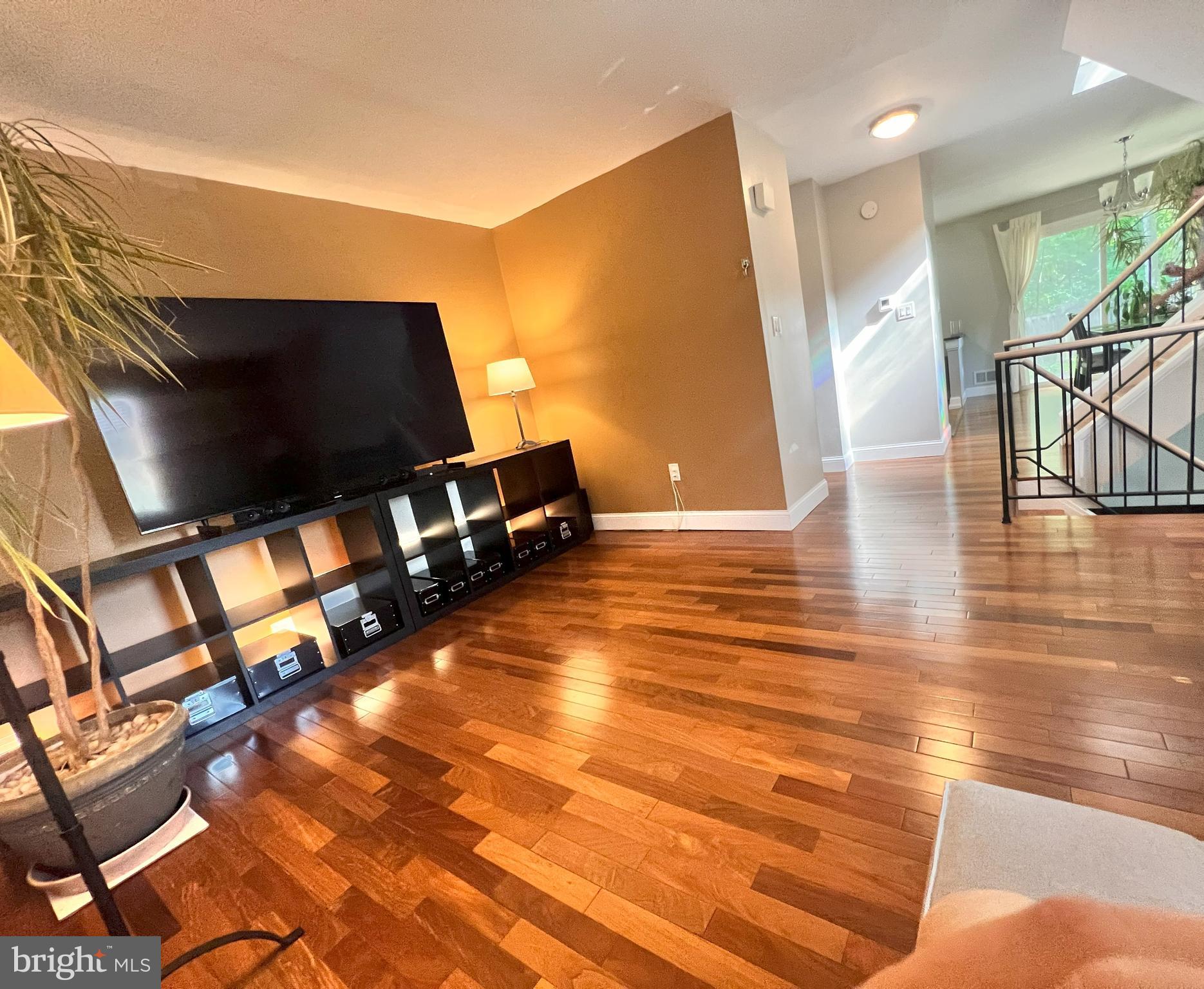 SHADY GROVE VILLAGE - Residential