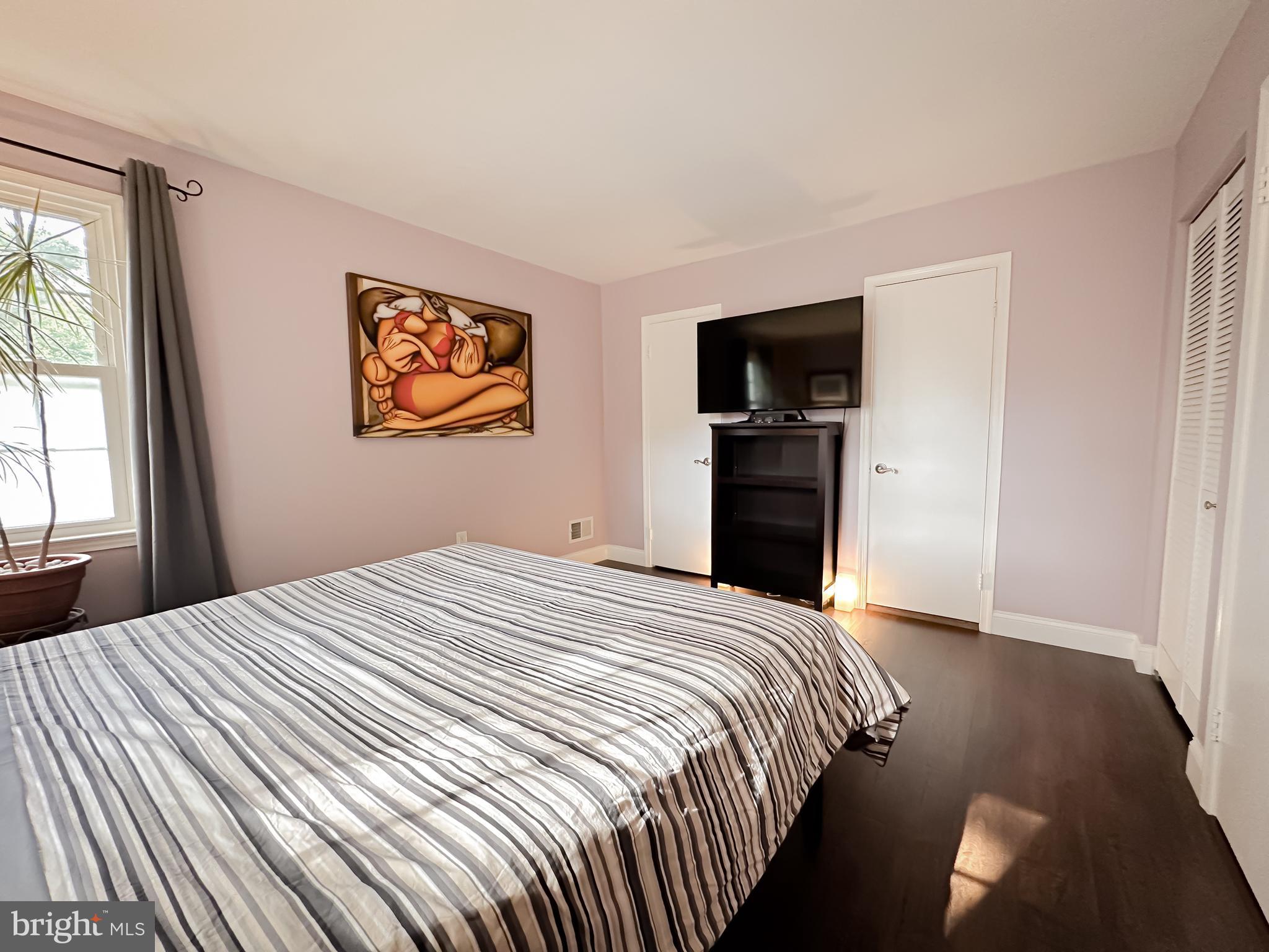 SHADY GROVE VILLAGE - Residential