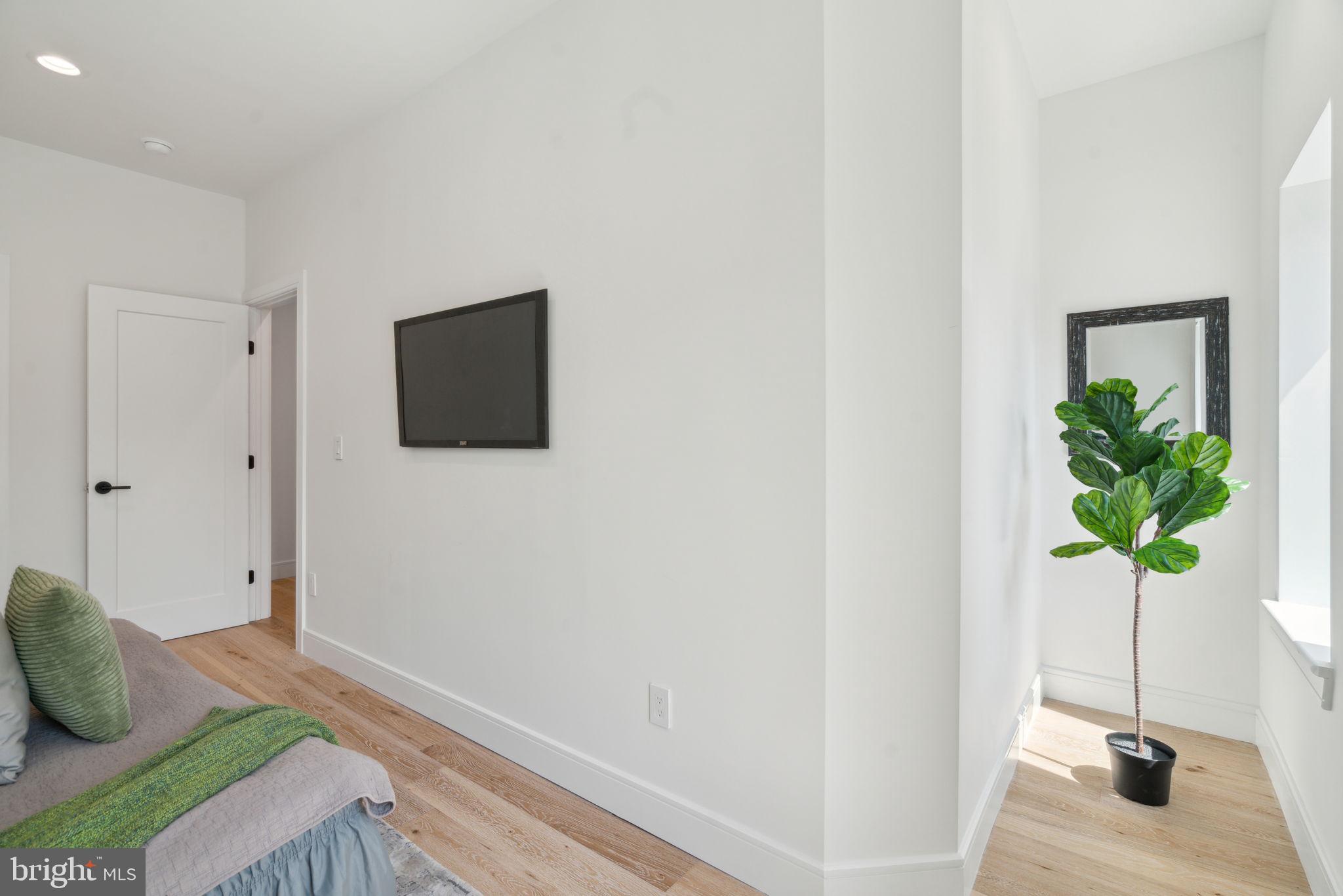 GRADUATE HOSPITAL - Residential