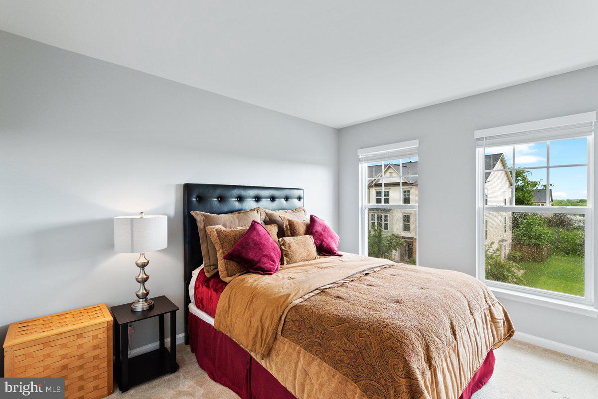 VICTORY LAKES - Residential