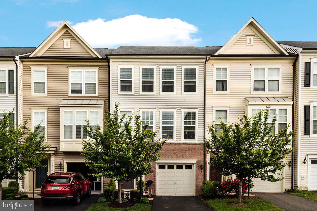 VICTORY LAKES - Residential