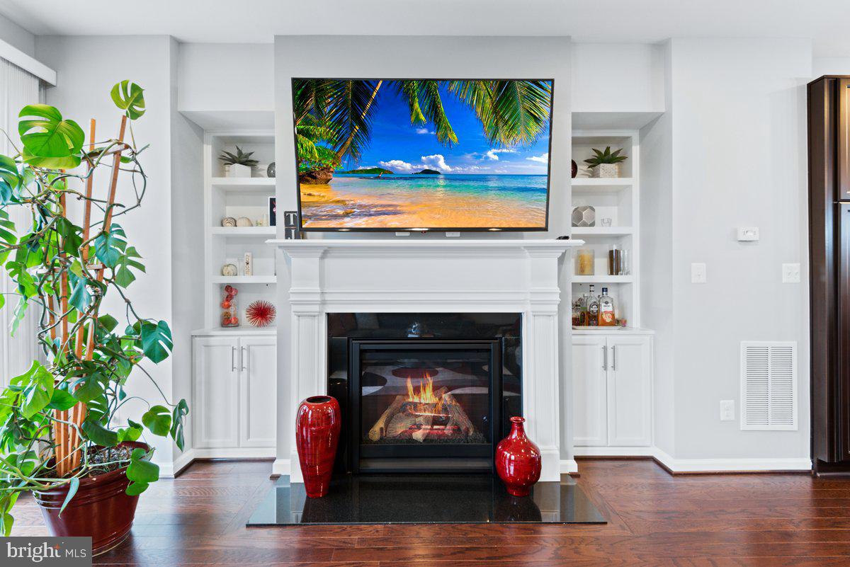 VICTORY LAKES - Residential