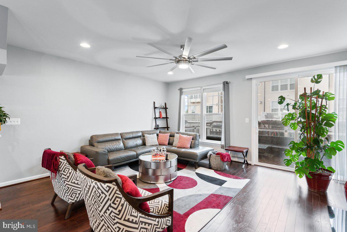 VICTORY LAKES - Residential