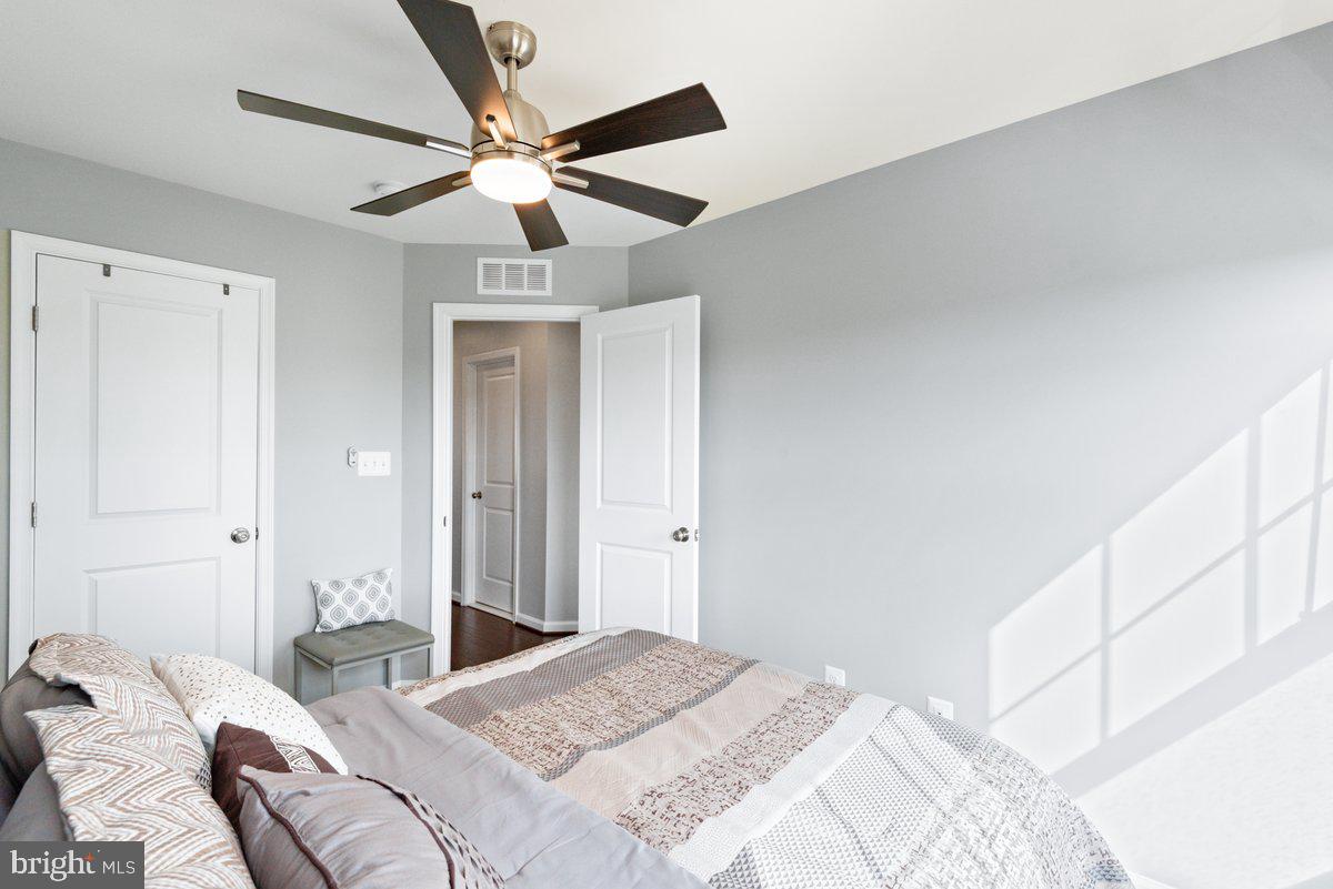 VICTORY LAKES - Residential