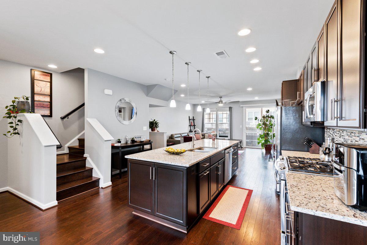 VICTORY LAKES - Residential