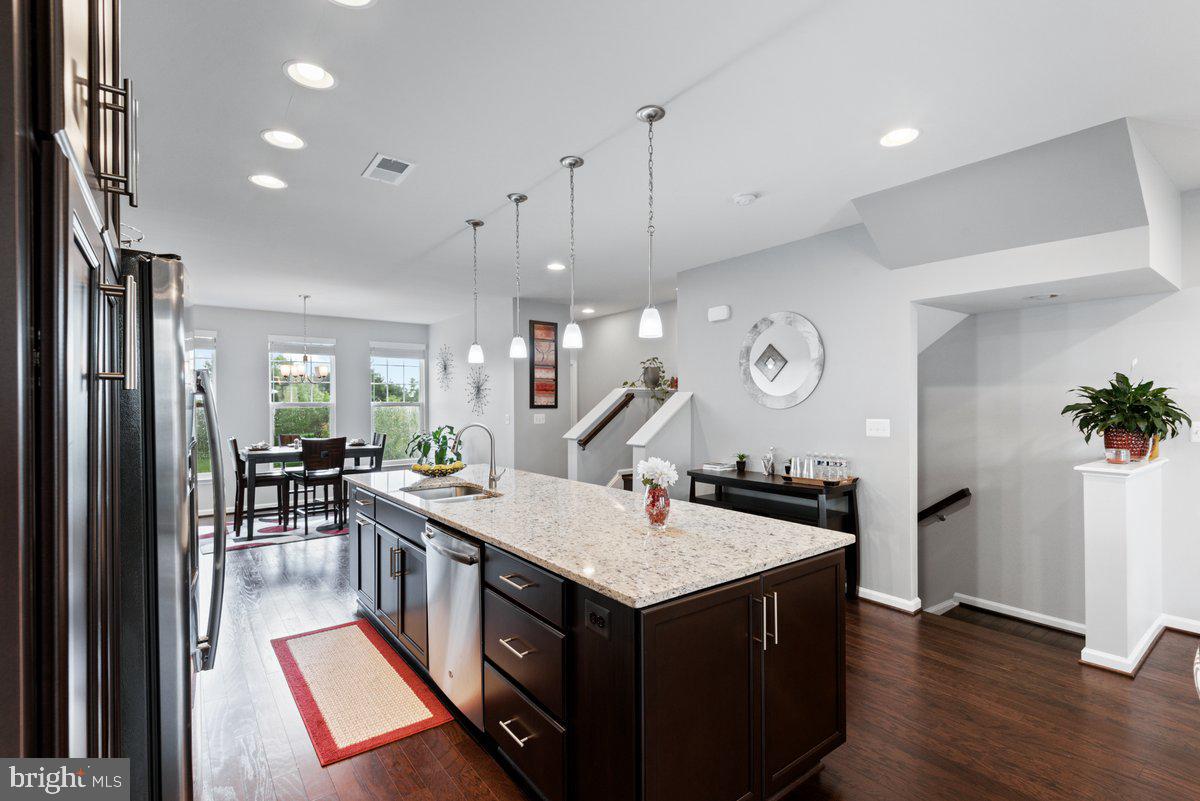 VICTORY LAKES - Residential