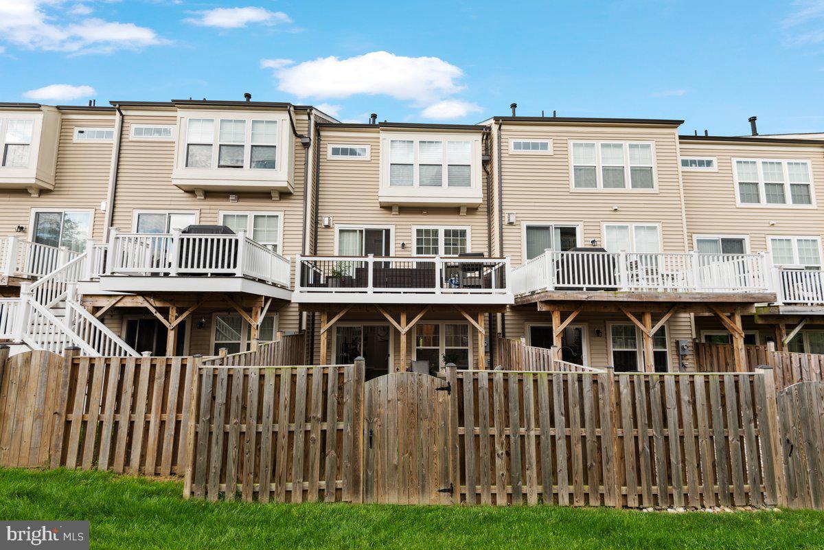 VICTORY LAKES - Residential