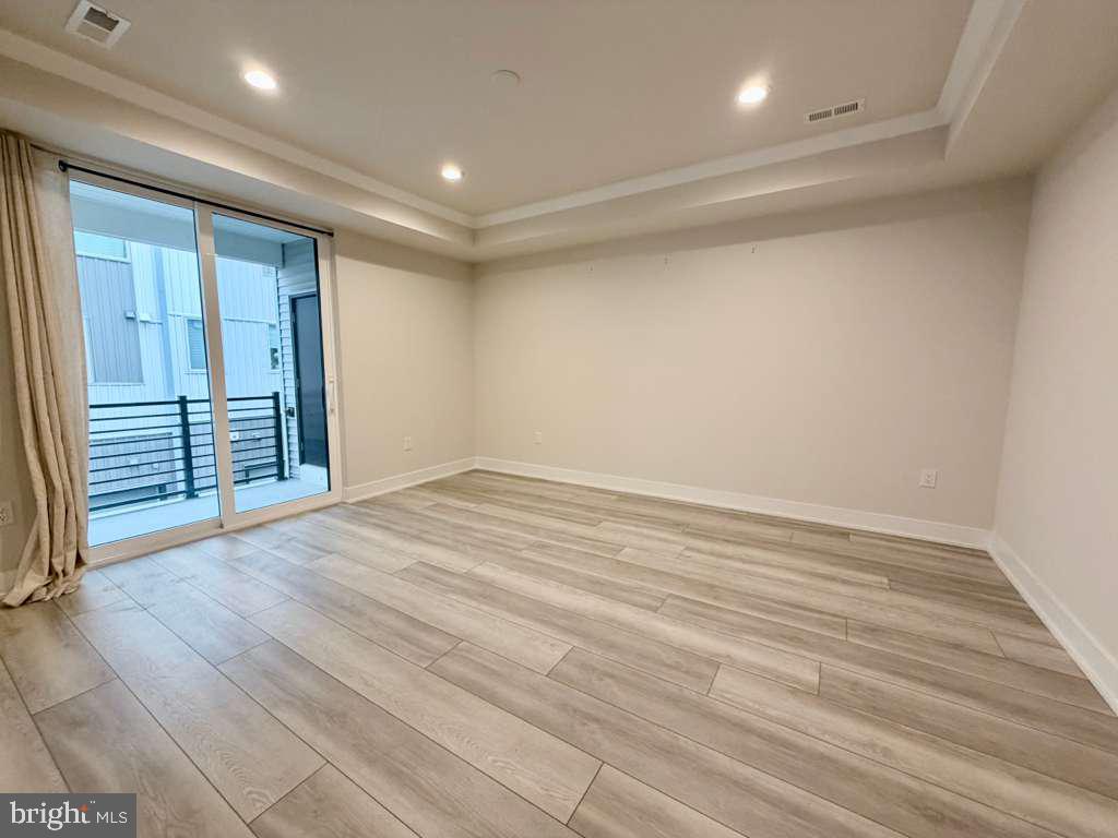 NORTHBANK - Residential