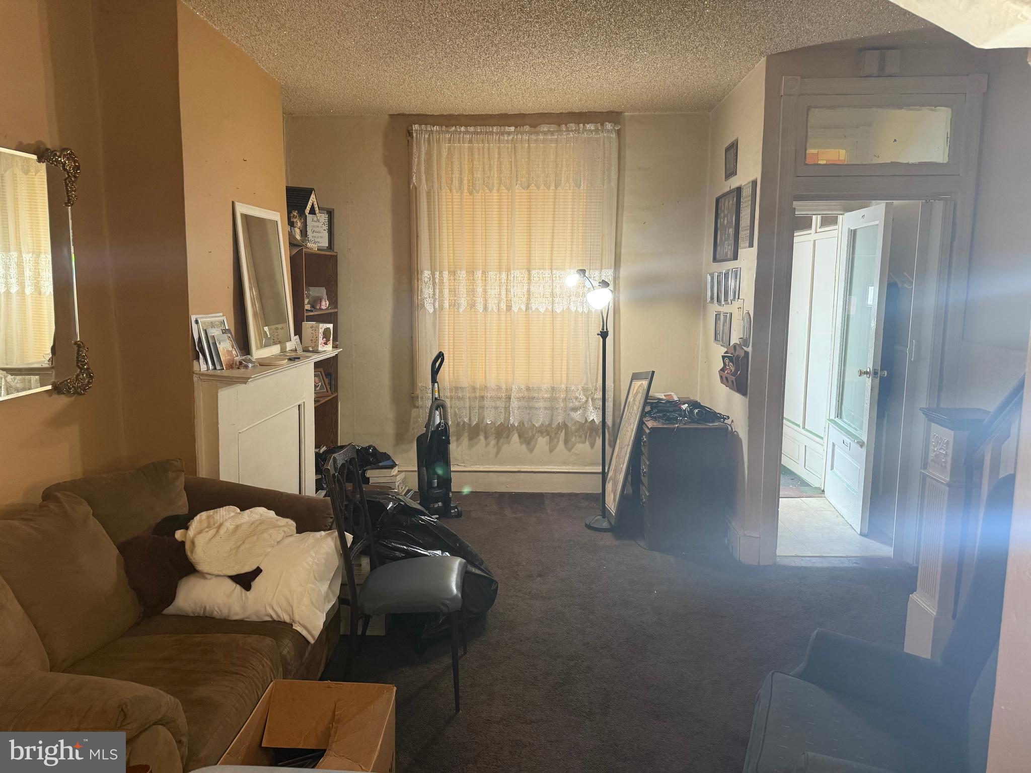 827 E CORNWALL STREET