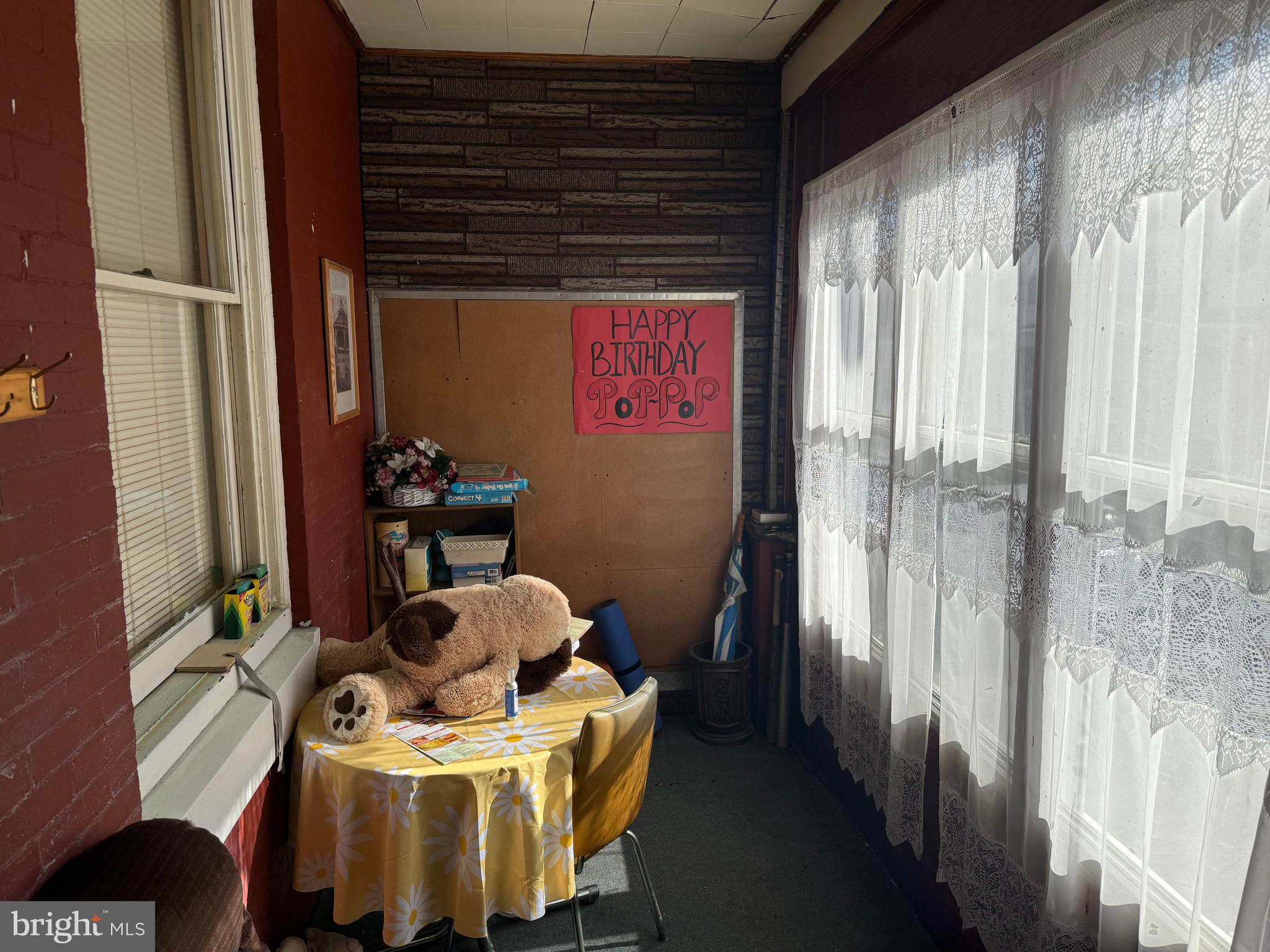 827 E CORNWALL STREET