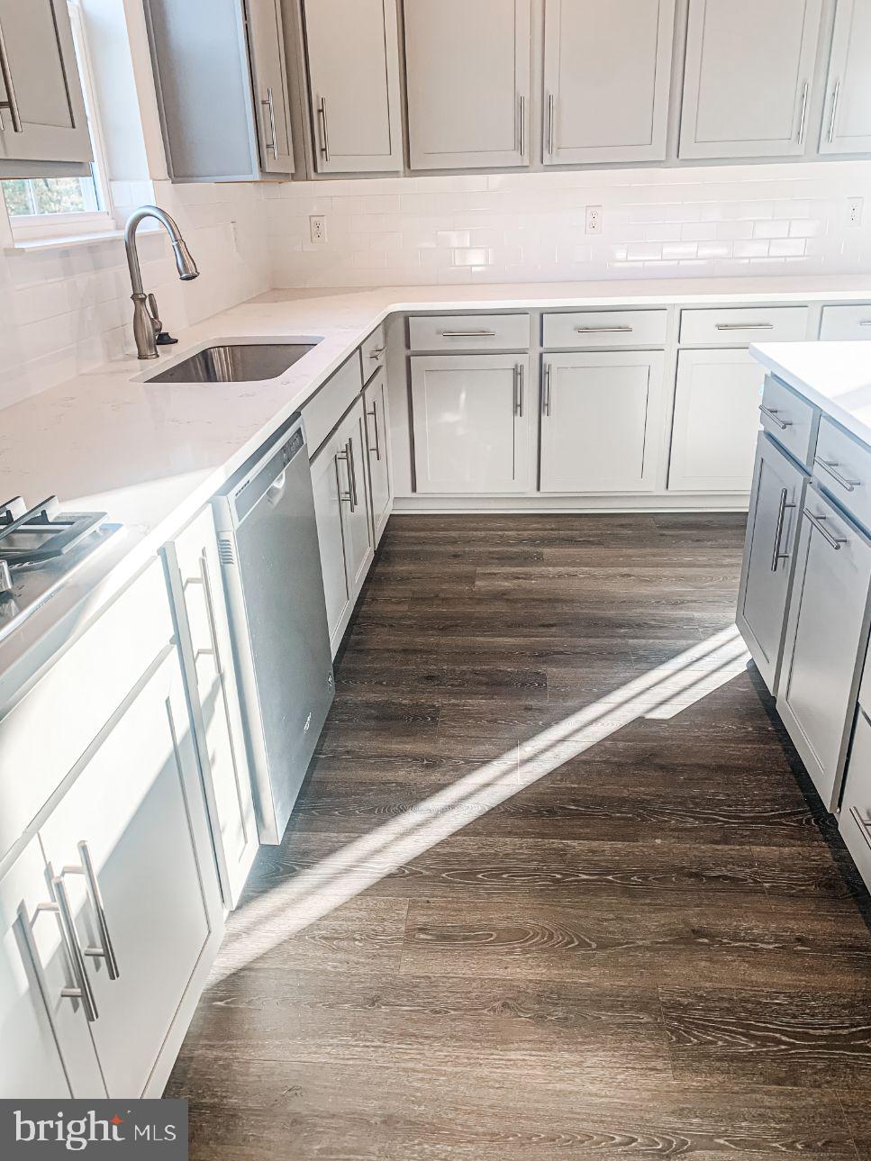 STONEGATE - Residential