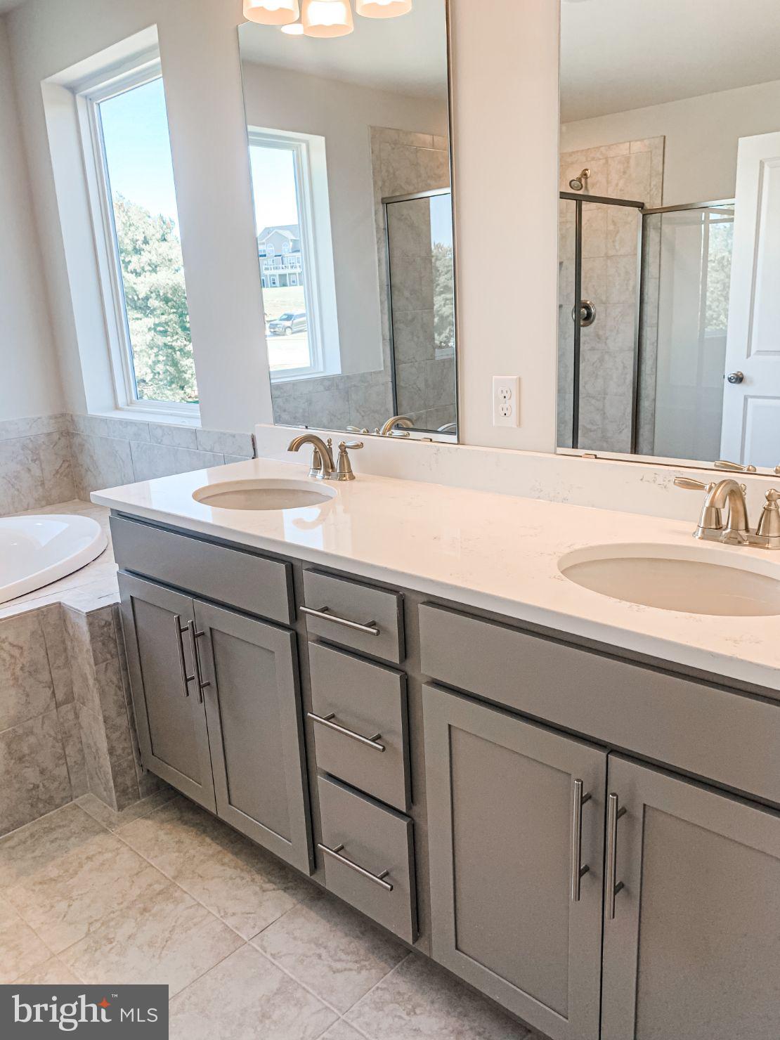 STONEGATE - Residential