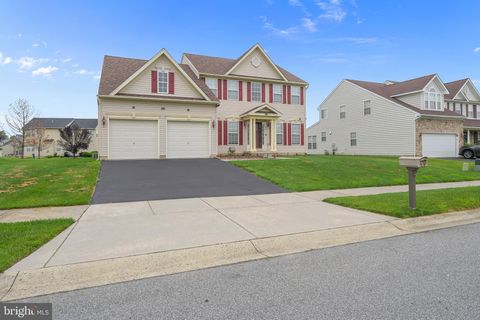 Photo of 34 Calvarese Drive, BEAR, DE 19701 (MLS # DENC2083882)