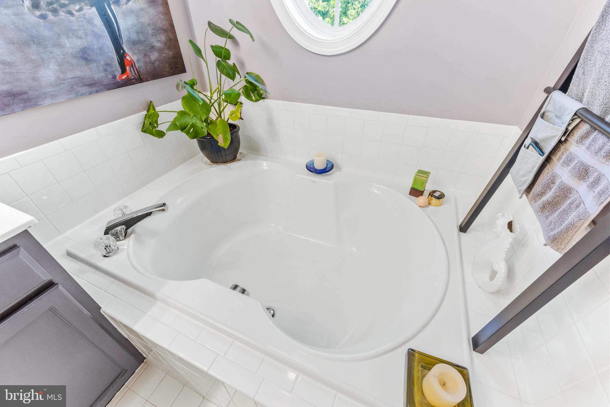 LAUREL - Residential