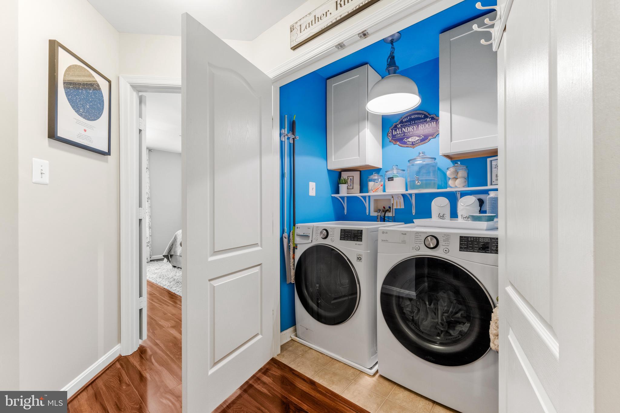 LAUREL - Residential