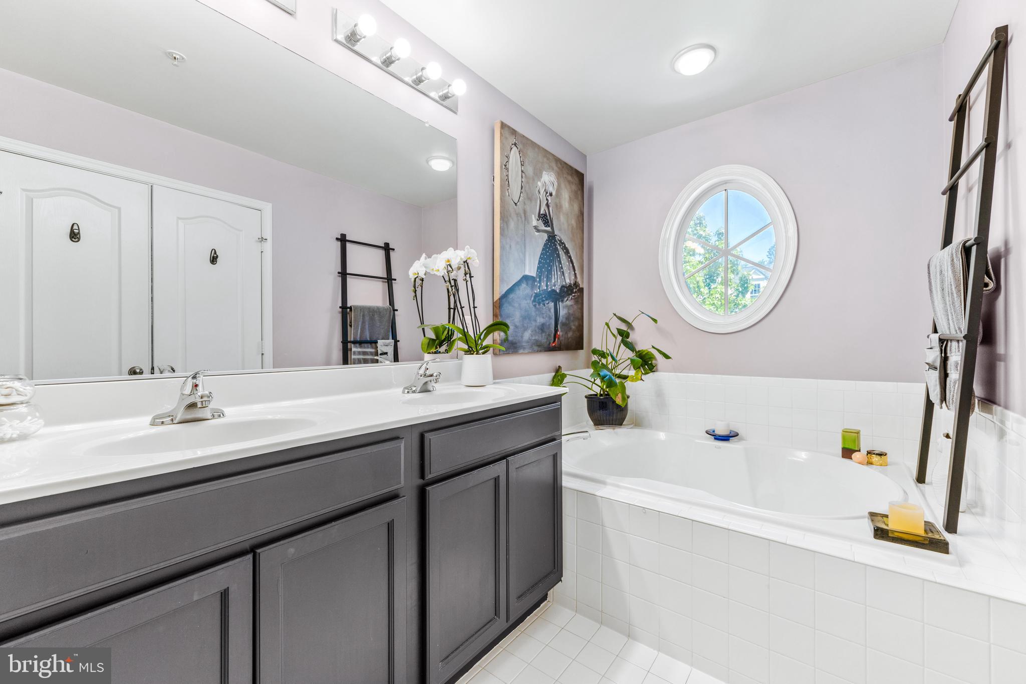 LAUREL - Residential