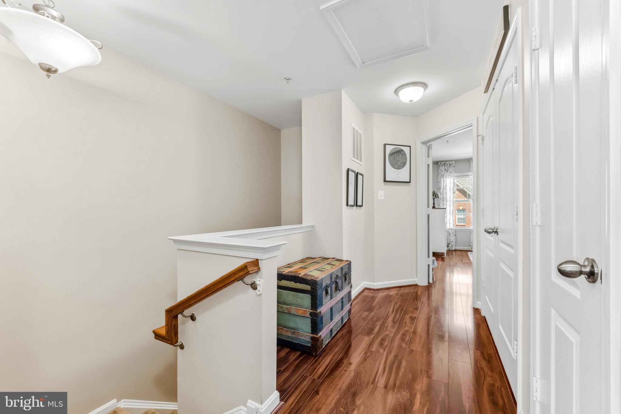 LAUREL - Residential